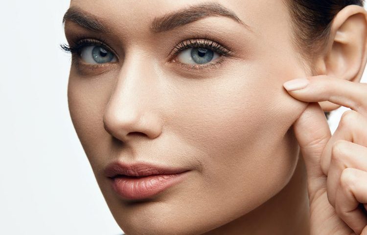 Dra Elisa Marchesini explica como os bioestimuladores de colágeno podem ajudar a melhorar a firmeza, elasticidade e hidratação da pele.